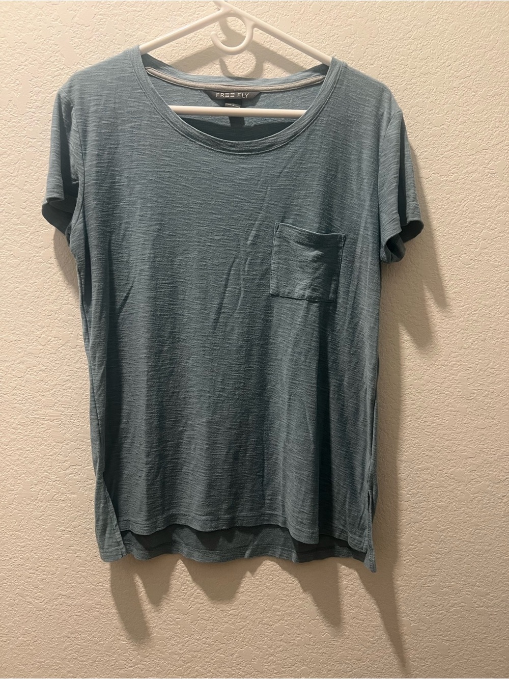 Free Fly Women’s Small Bamboo Pocket Tee Blue Short Sleeve Soft Lightweight